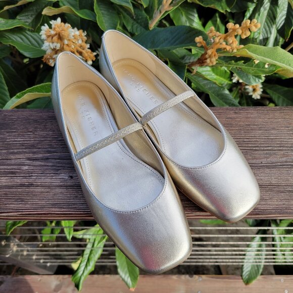 Marc Fisher LTD Garissa Mary Jane flats in a gold metallic finish size 7 - Picture 1 of 7